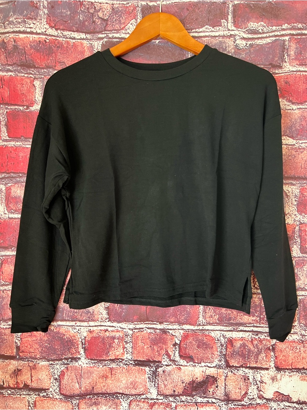 NWT Comune Black Chelsea Cropped Long Sleeve Top